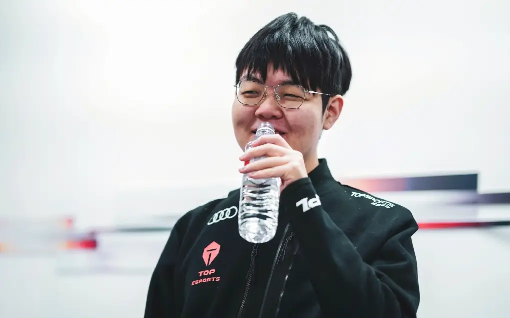 JackeyLove爆冷击败尤文图斯，势不可挡引爆全场！